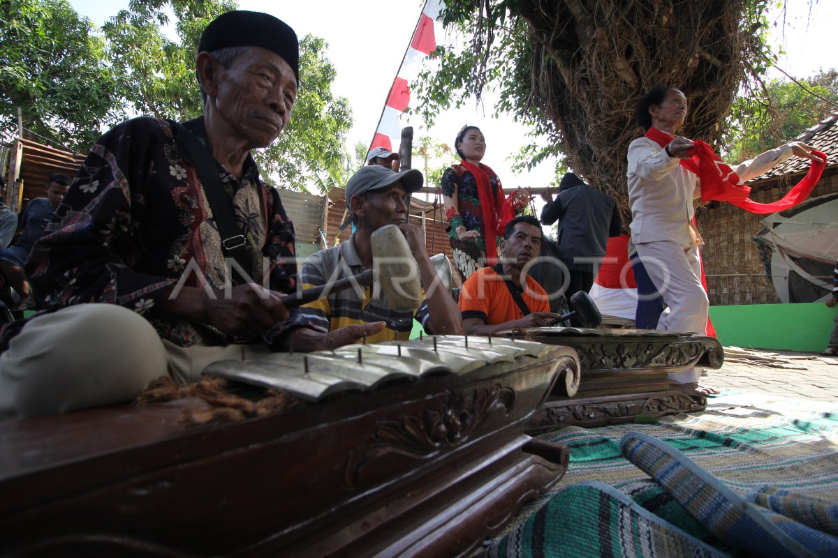 Sedekah Bumi Di Surabaya Antara Foto