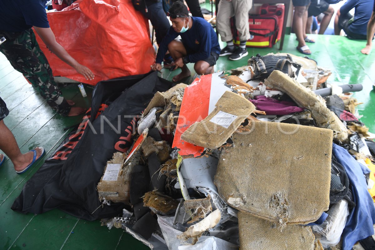 PENCARIAN KORBAN LION AIR JT 610 ANTARA Foto