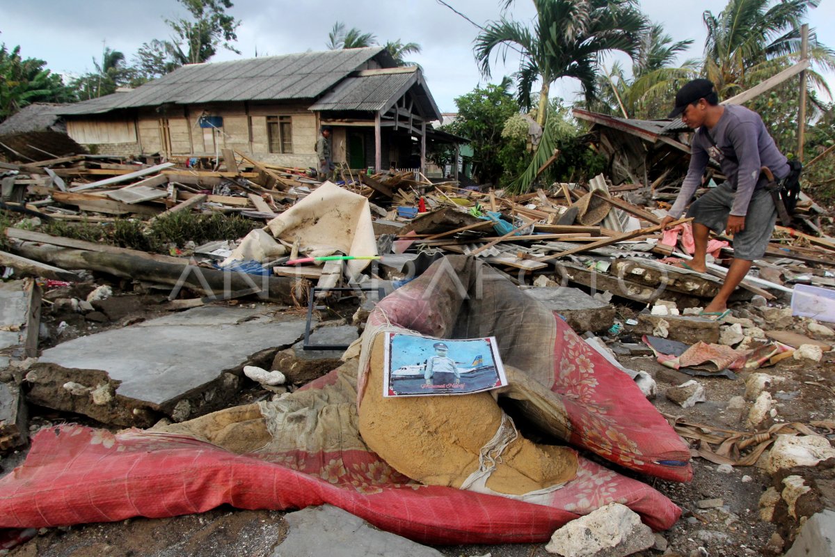 Dampak Tsunami Selat Sunda Di Pulau Sebesi Antara Foto