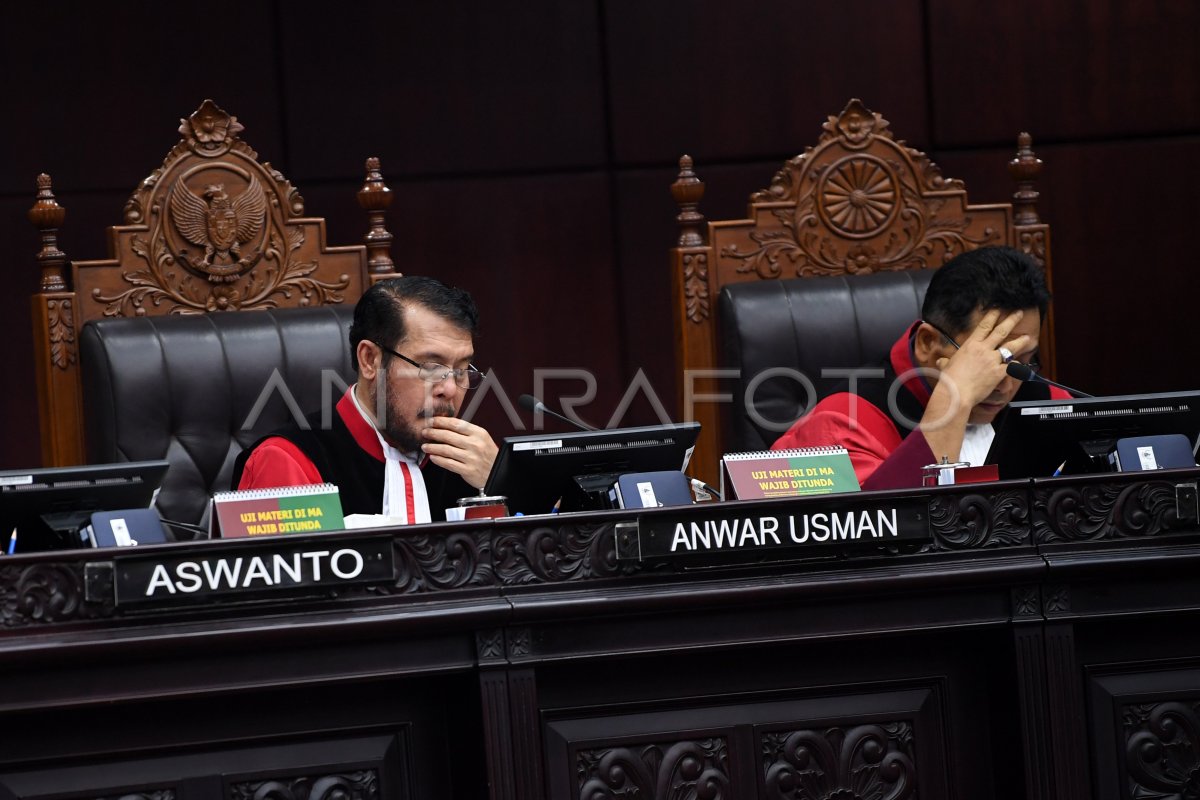 SIDANG PUTUSAN MK ANTARA Foto