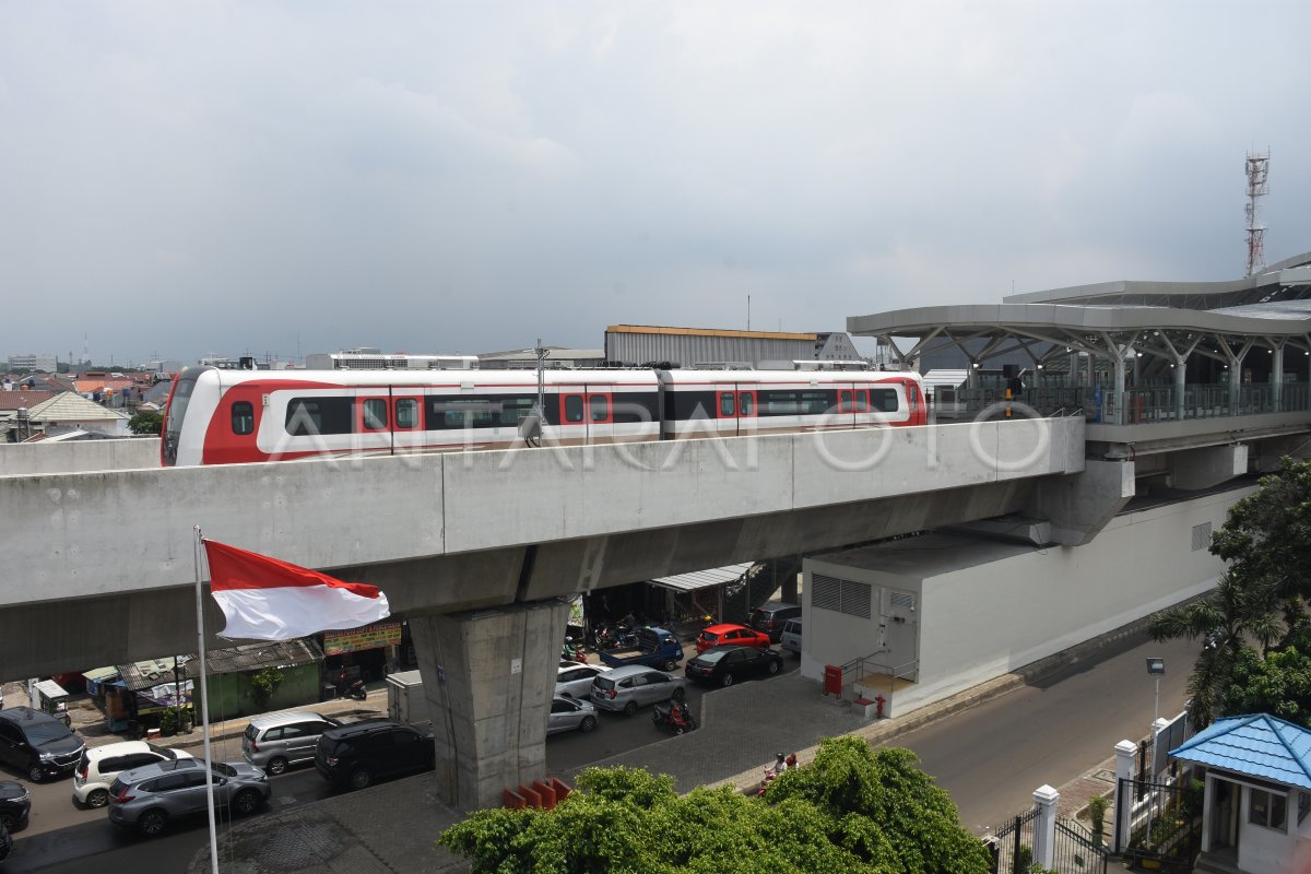 Target Beroperasi Lrt Jakarta Antara Foto