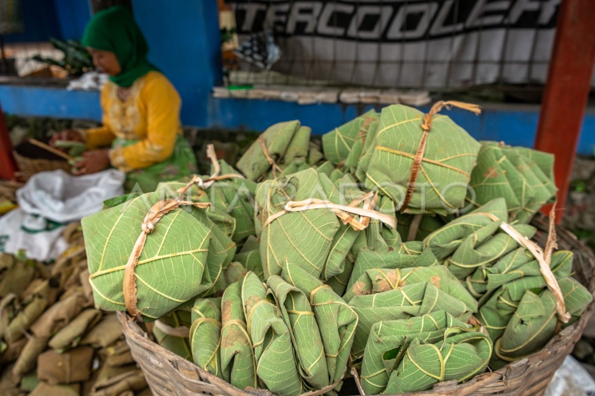 PRODUKSI TEMPE DAUN JATI ANTARA Foto