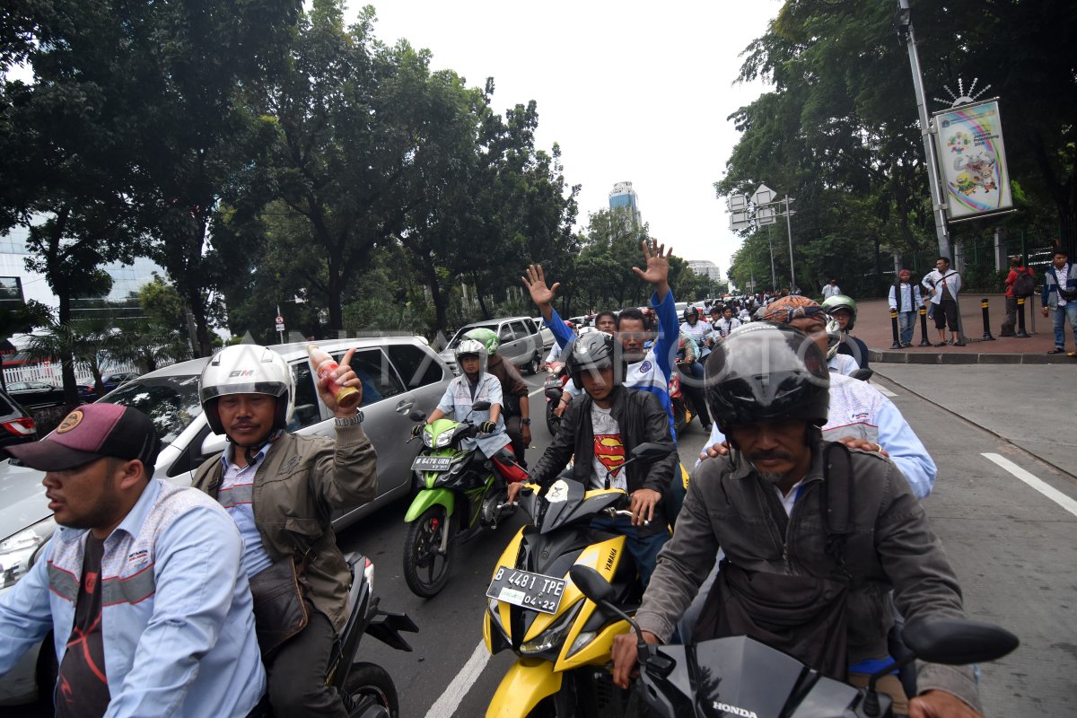 AKSI AWAK MOBIL TANGKI PERTAMINA ANTARA Foto