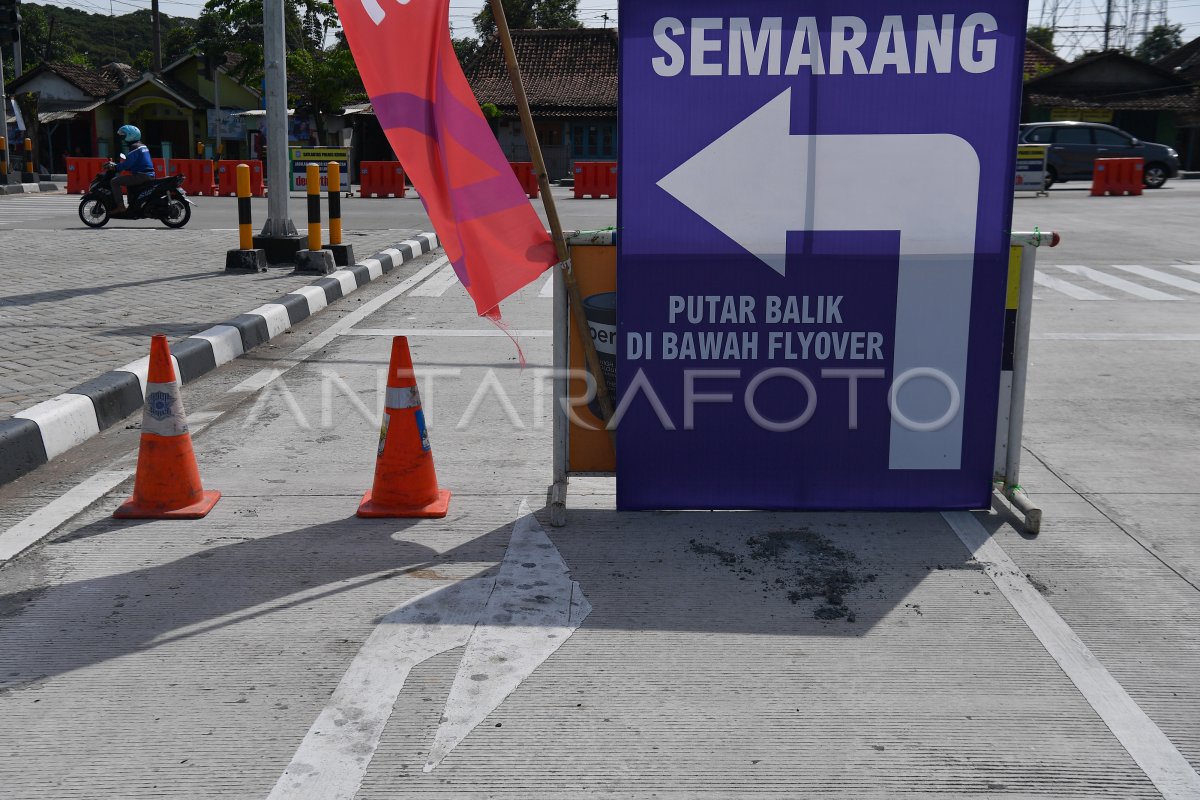 PEMBERLAKUKAN ONE WAY TOL TRANS JAWA ANTARA Foto