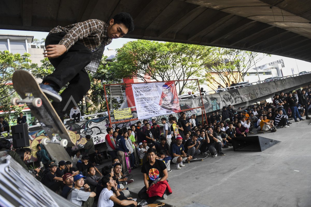 HARI SKATEBOARD SEDUNIA DI BANDUNG ANTARA Foto