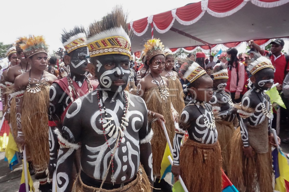 Karnaval Menyambut Hut Ri Antara Foto