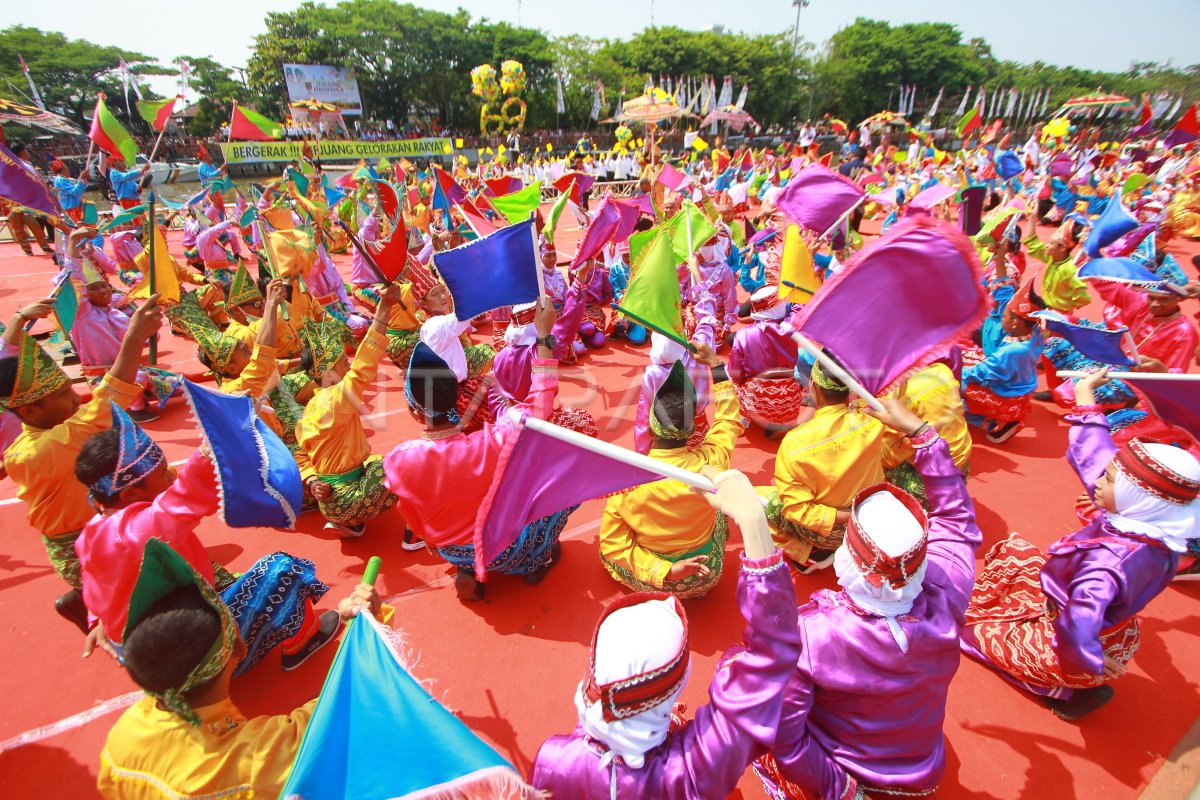 Tari Sinoman Hadrah Kolosal Antara Foto