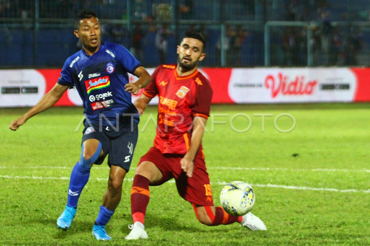 Borneo Fc Imbangi Arema Fc Antara Foto