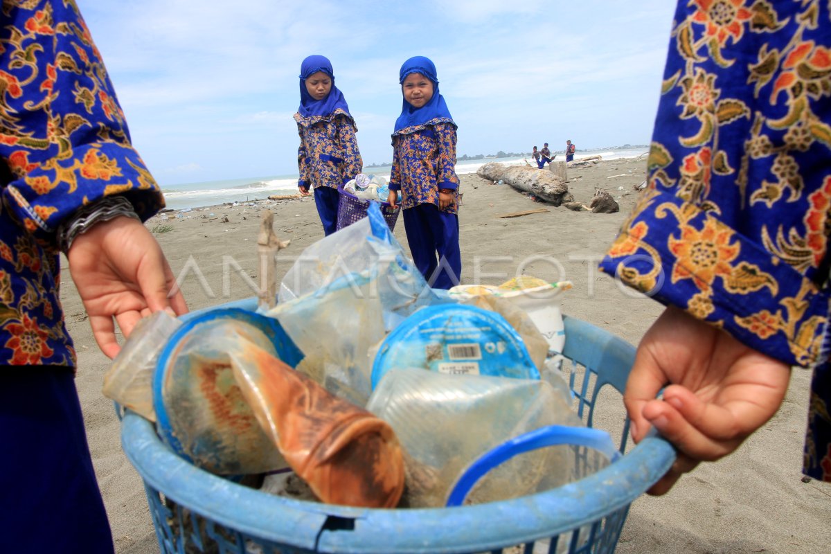 Edukasi Pembersihan Lingkungan Sejak Dini Antara Foto