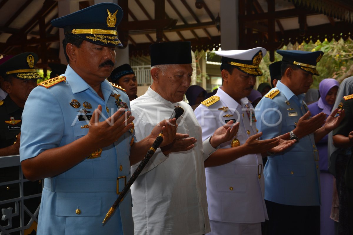 Panglima Tni Ziarah Ke Makam Gus Dur Antara Foto