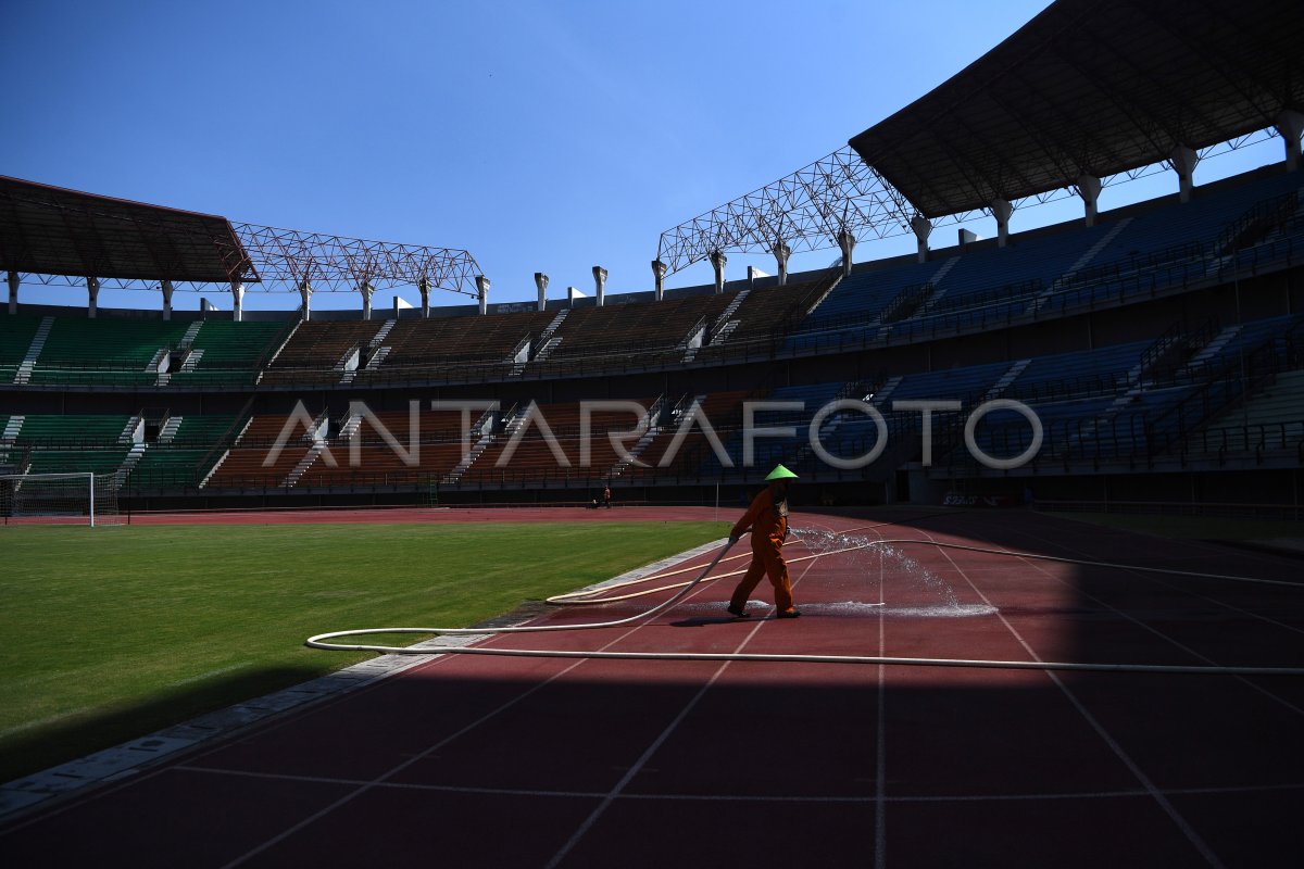 STADION GELORA BUNG TOMO ANTARA Foto