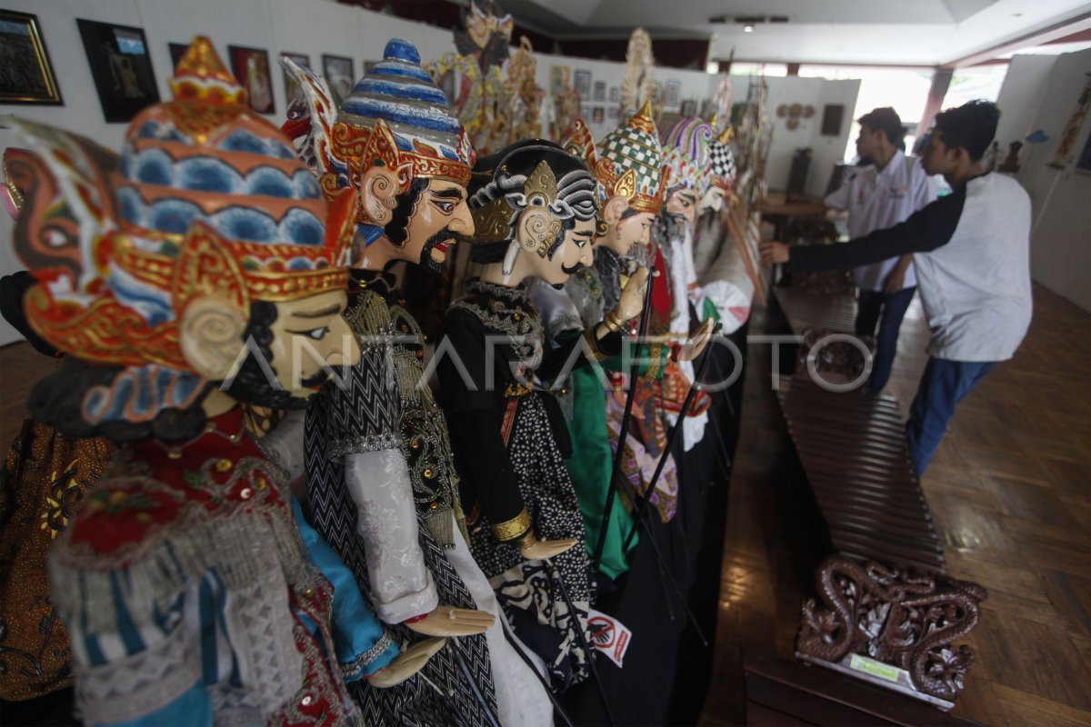 PAMERAN HARI WAYANG DUNIA ANTARA Foto