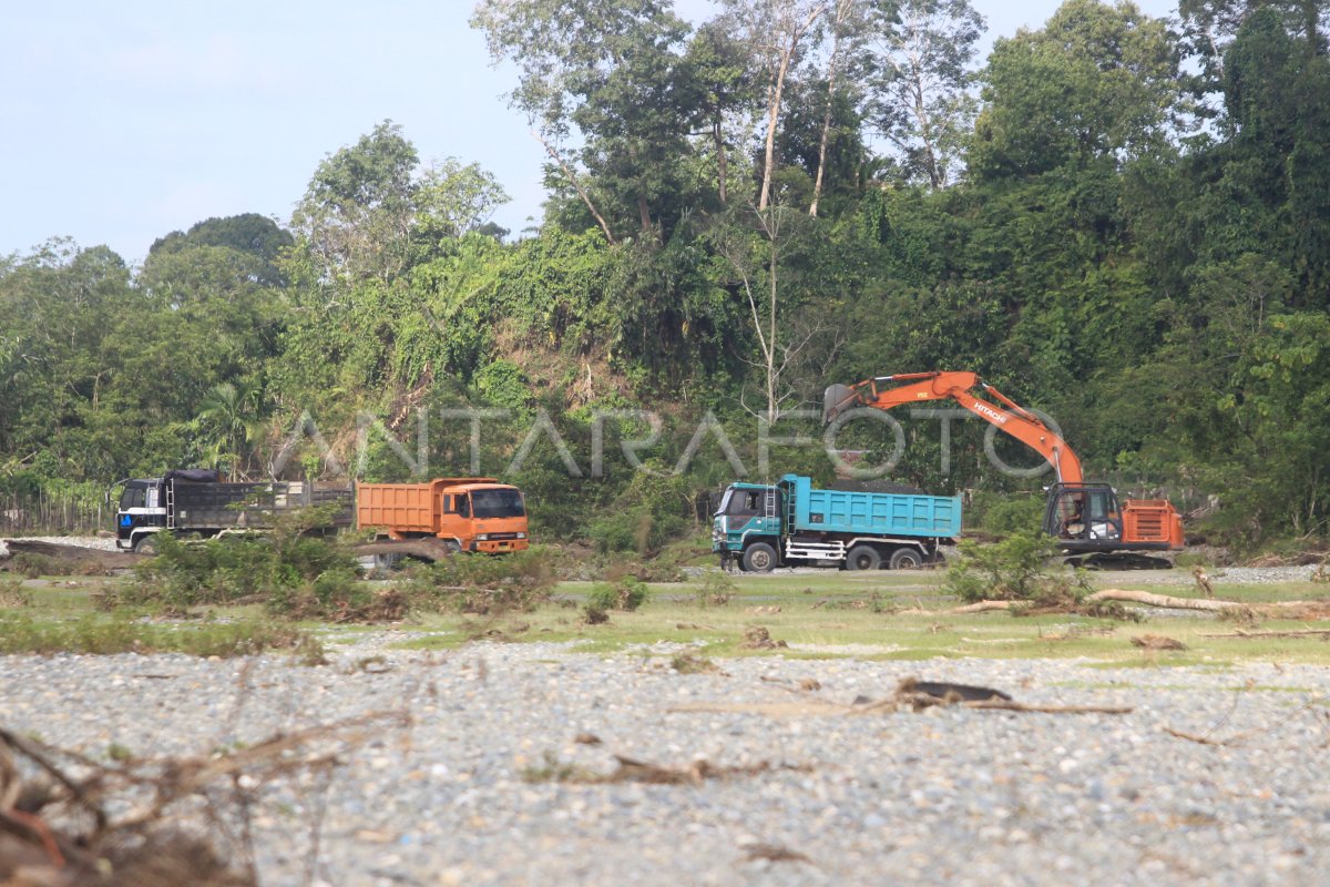 Aktivitas Galian C Marak Di Aceh Barat Antara Foto