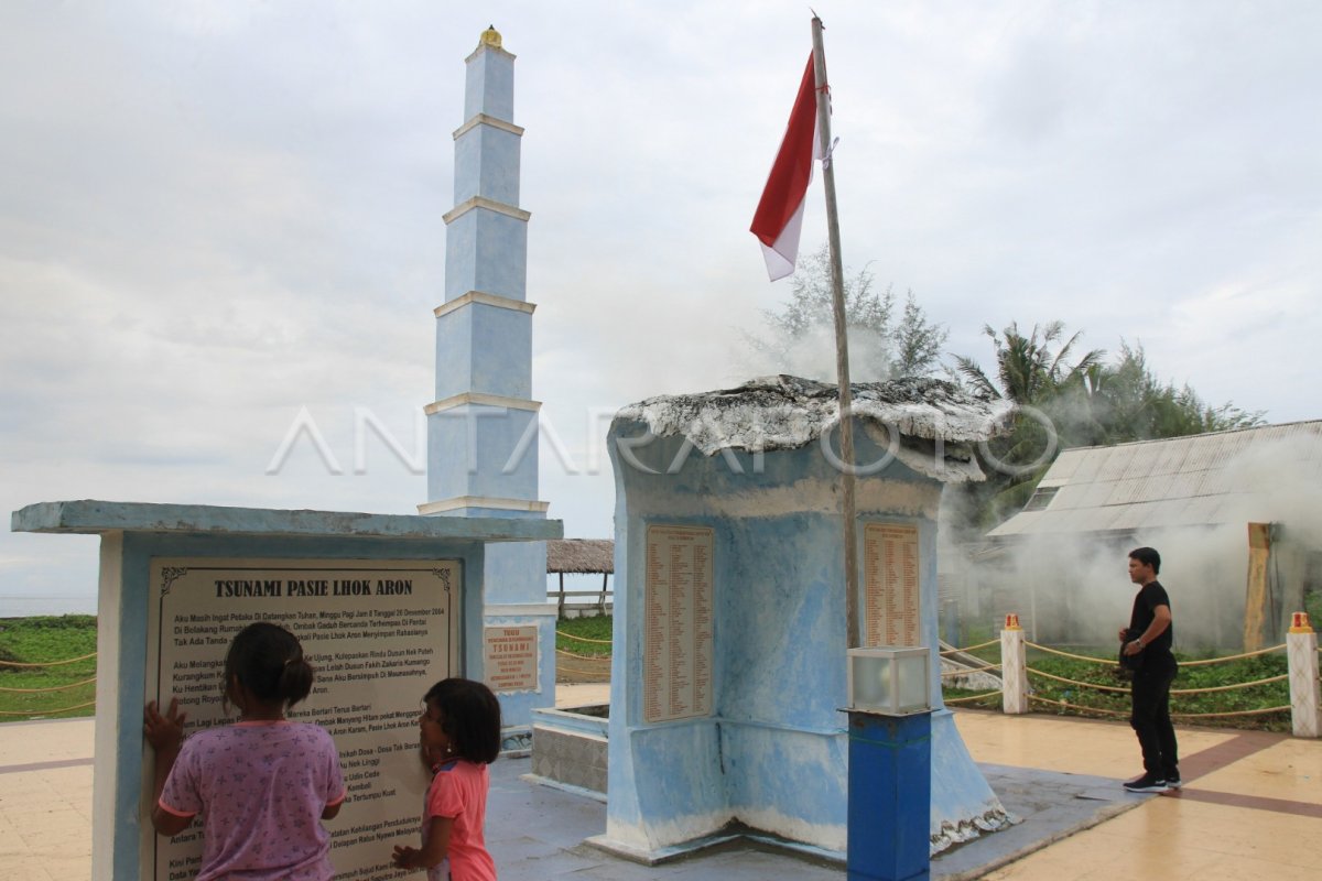 TUGU PERINGATAN TSUNAMI DI ACEH BARAT ANTARA Foto