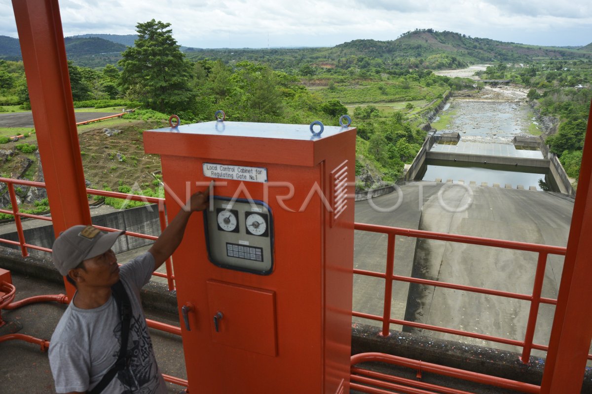 Ketinggian Air Bendungan Bili Bili Antara Foto