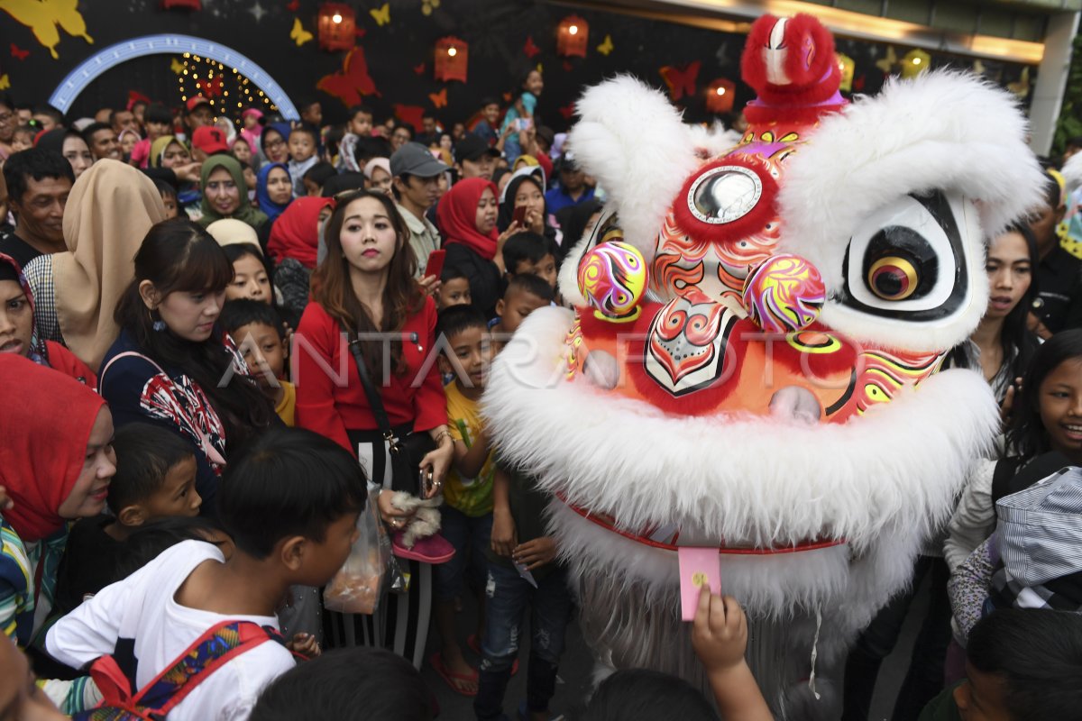 ATRAKSI BARONGSAI DI BANDUNG ANTARA Foto