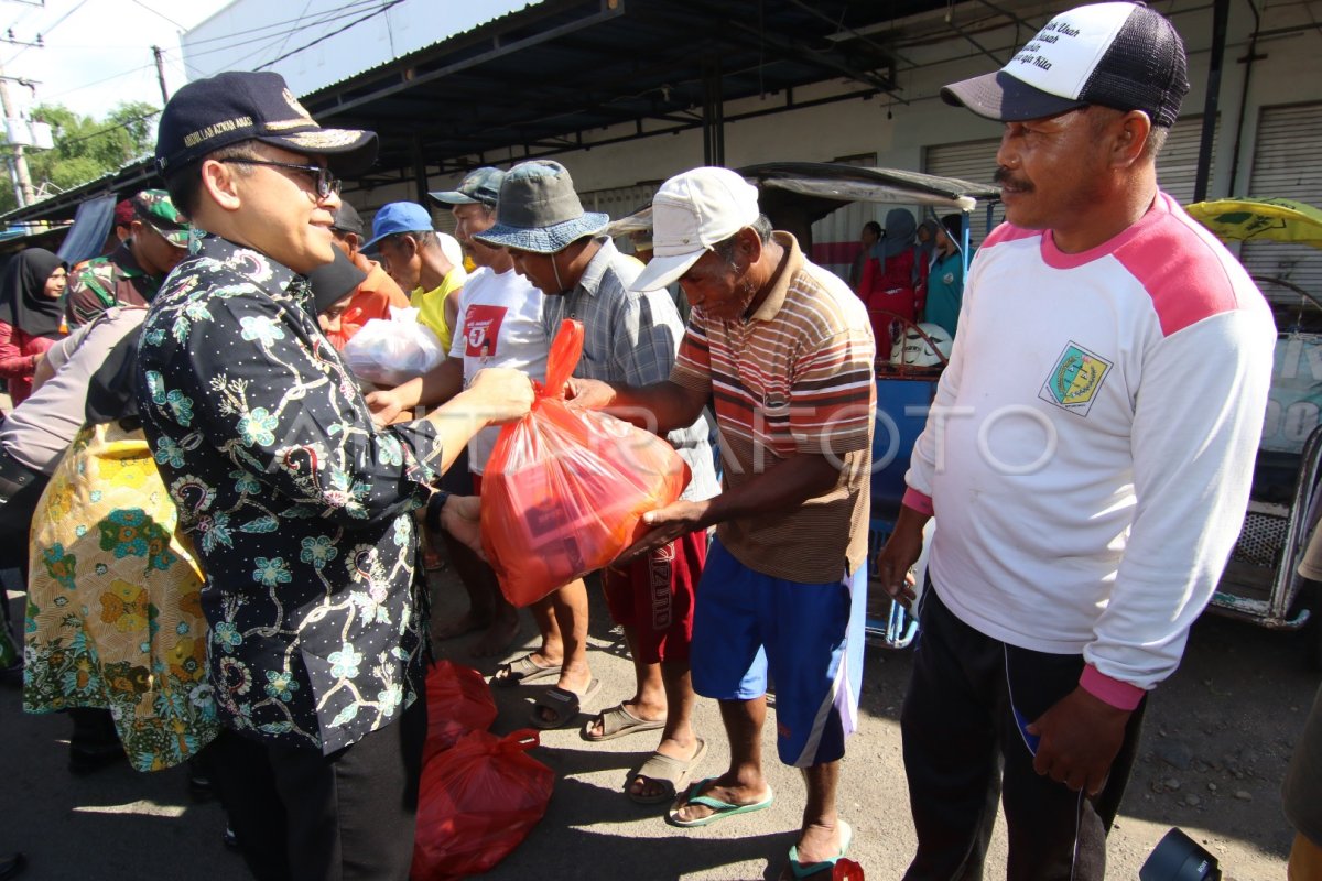 Bantuan Sembako Jaring Pengaman Sosial Antara Foto