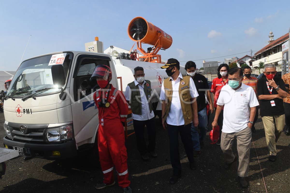 PENINJAUAN GUDANG DARURAT COVID 19 PMI ANTARA Foto