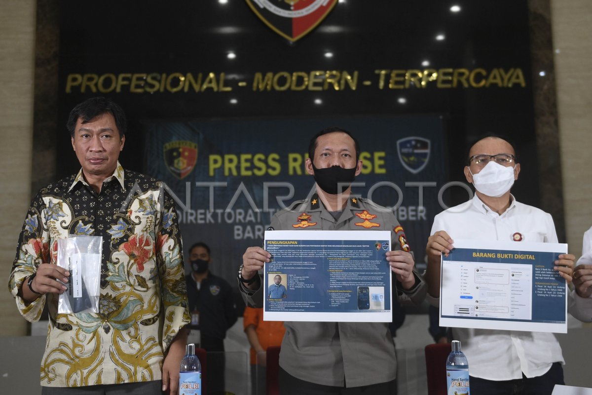 Penangkapan Penyebar Berita Bohong Kondisi Perbankan Nasional Antara Foto