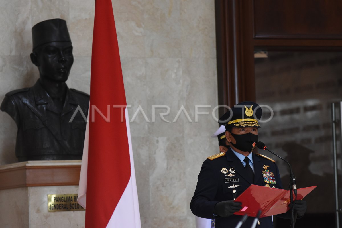 PELANTIKAN PERWIRA PRAJURIT KARIER TNI ANTARA Foto