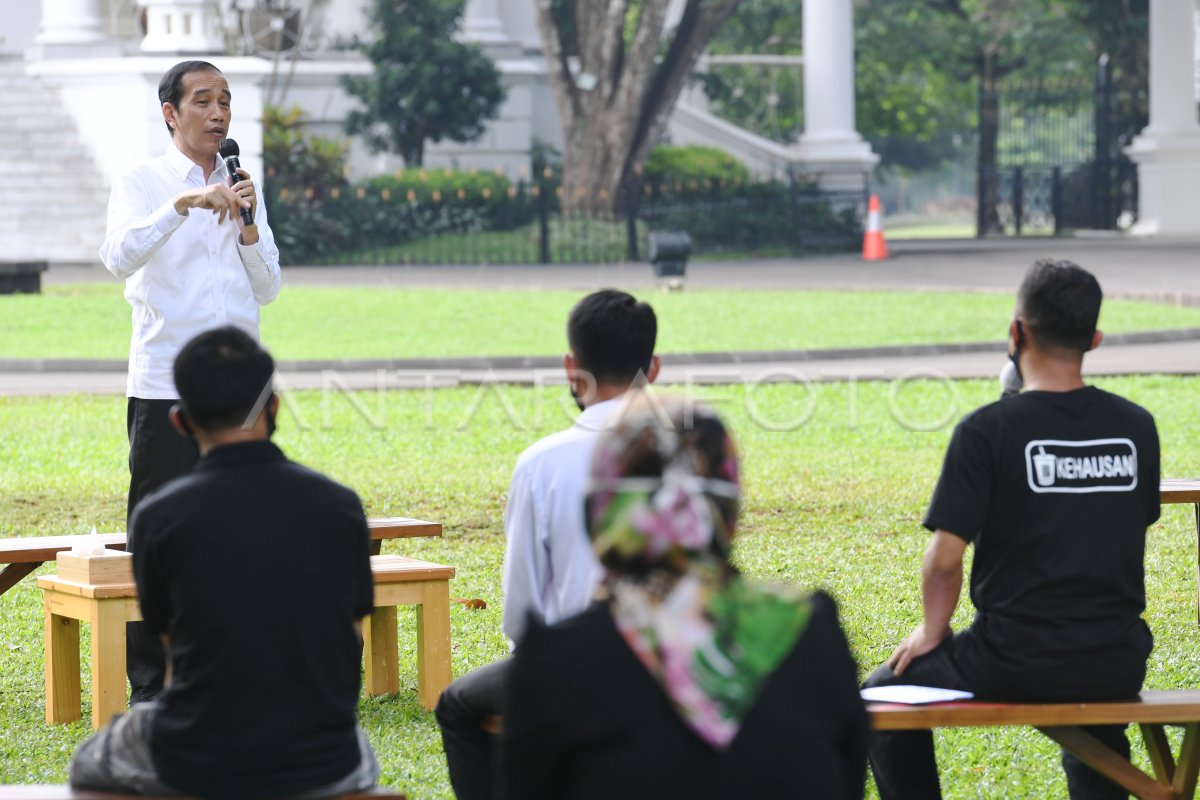 Pemberian Bantuan Modal Kerja Antara Foto