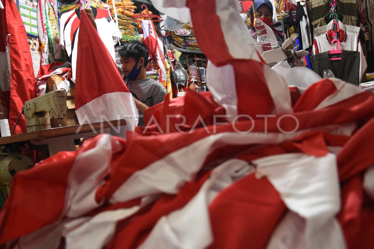 Penjualan Bendera Merah Putih Menurun Saat Pandemi Antara Foto