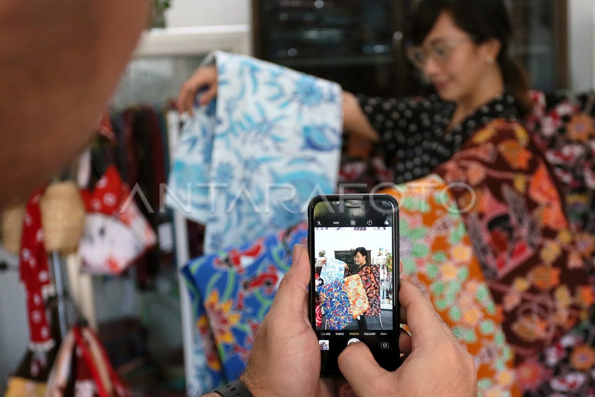 PEMANFATAN PASAR DIGITAL BAGI KERAJINAN BATIK ANTARA Foto