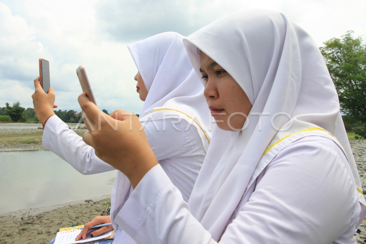 Kesulitan Belajar Daring Di Pedalaman Aceh Barat Antara Foto