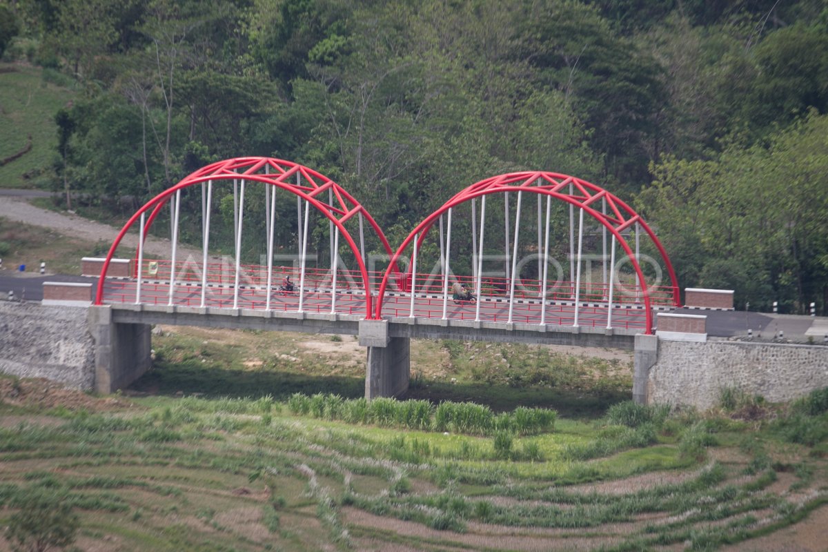 Ikon Wisata Baru Jembatan Nusantara Wonogiri Antara Foto