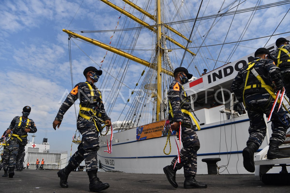 PELEPASAN KRI BIMA SUCI KELILING INDONESIA ANTARA Foto