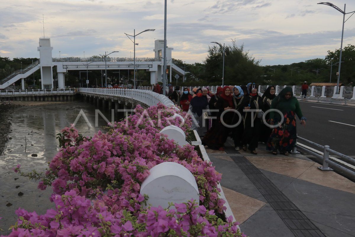 Jembatan Suroboyo Lengang Antara Foto