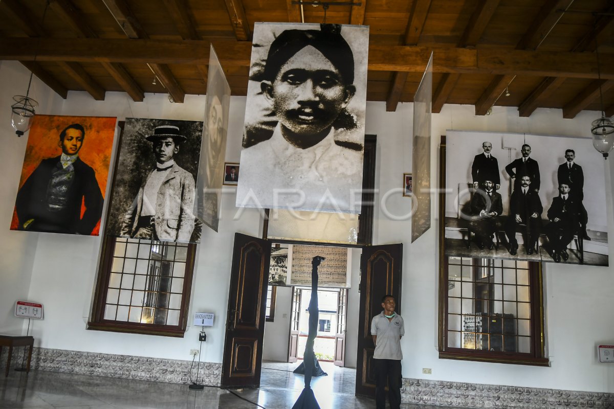 Pameran Indonesia Bergerak Antara Foto