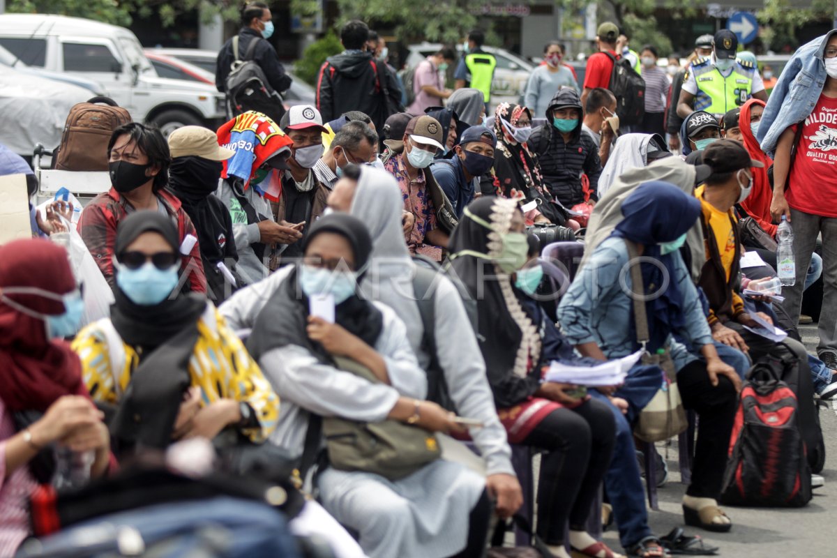 Rapid Test Antigen Penumpang Pesawat Antara Foto