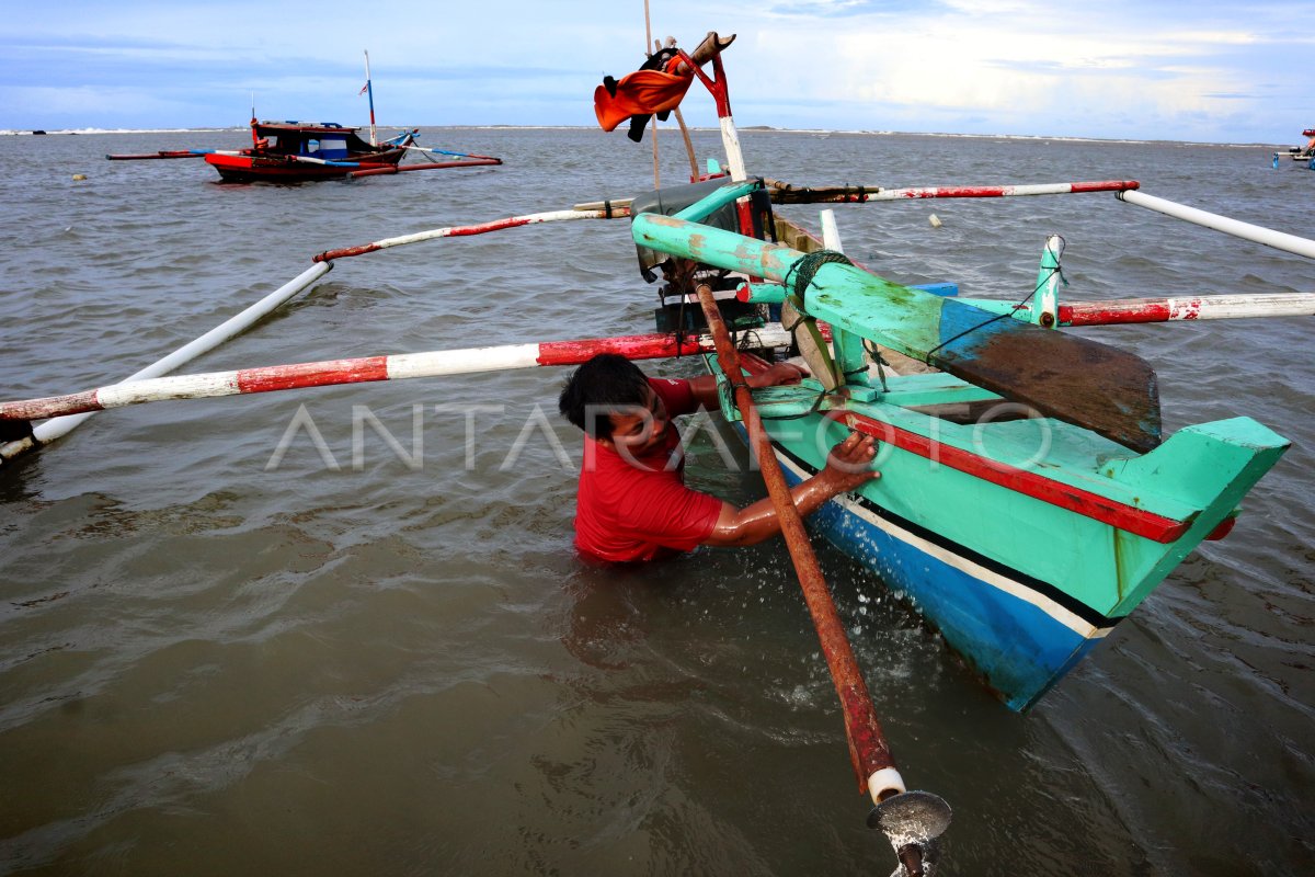 NELAYAN TIDAK MELAUT AKIBAT CUACA BURUK ANTARA Foto