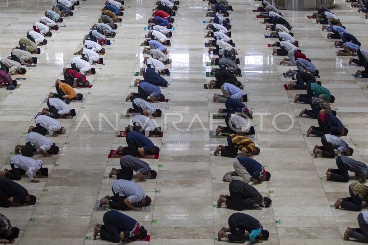 Shalat Jumat Masjid Istiqlal Antara Foto