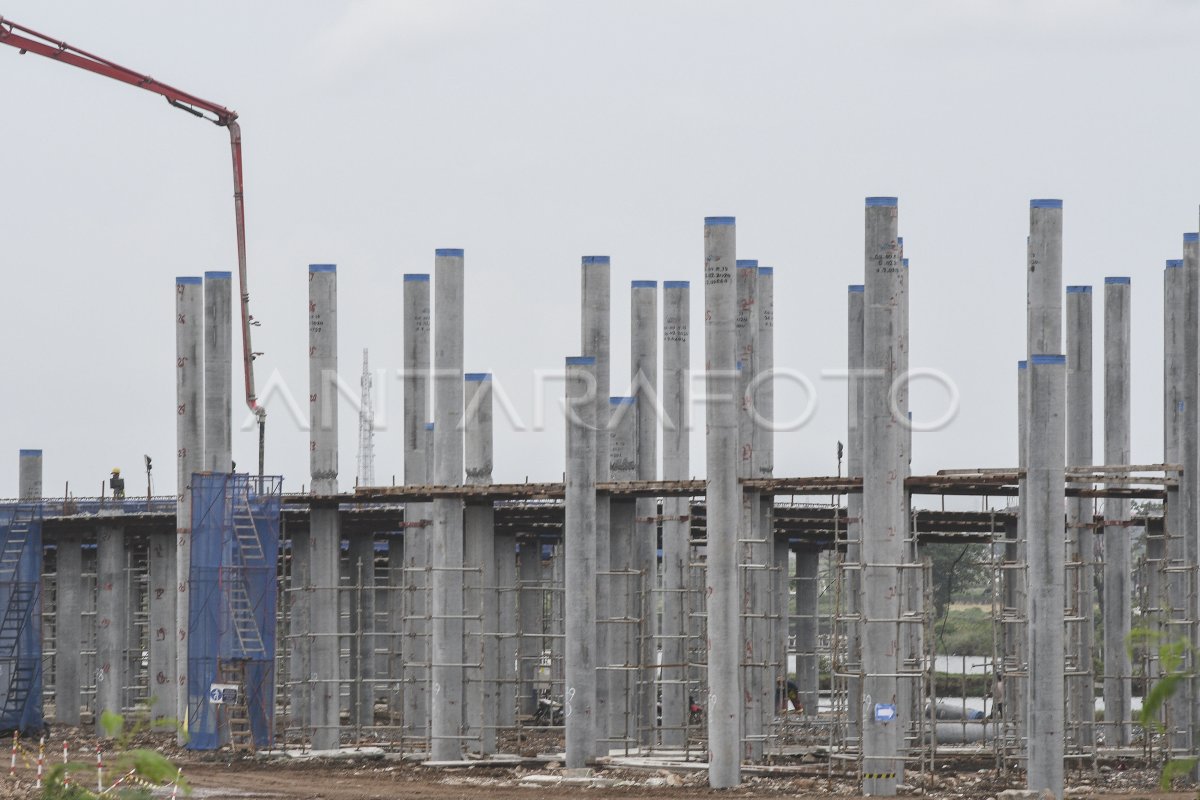 PROGRES PEMBANGUNAN JALAN TOL CIBITUNG CILINCING ANTARA Foto