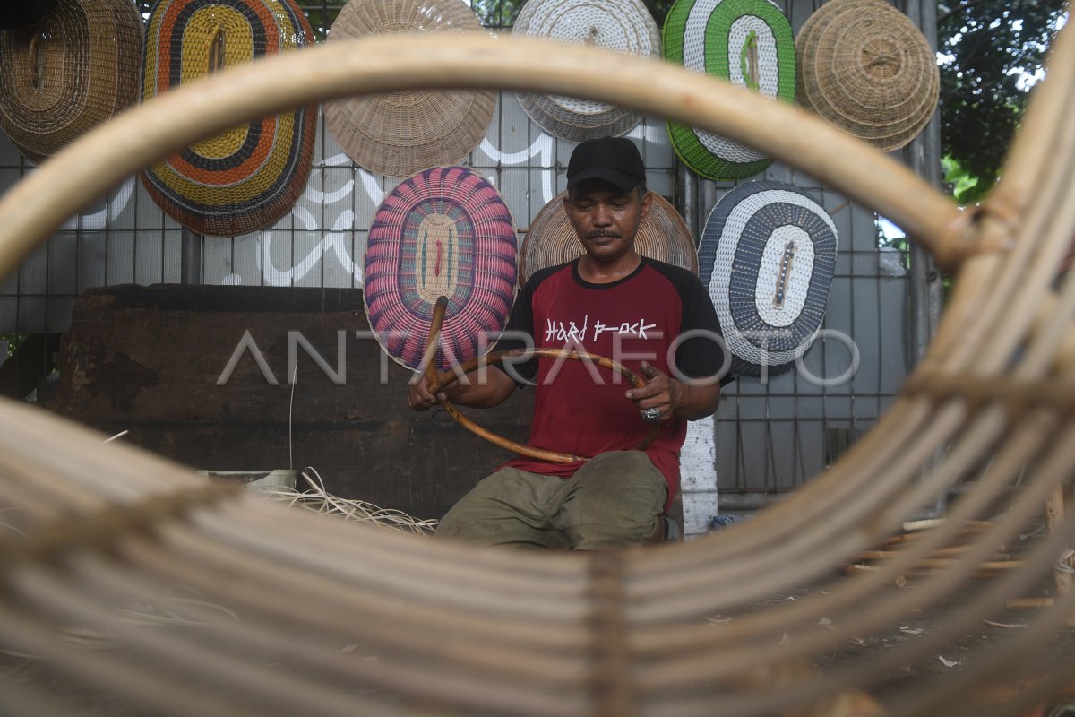 KONTRIBUSI UMKM TERHADAP EKSPOR NASIONAL ANTARA Foto