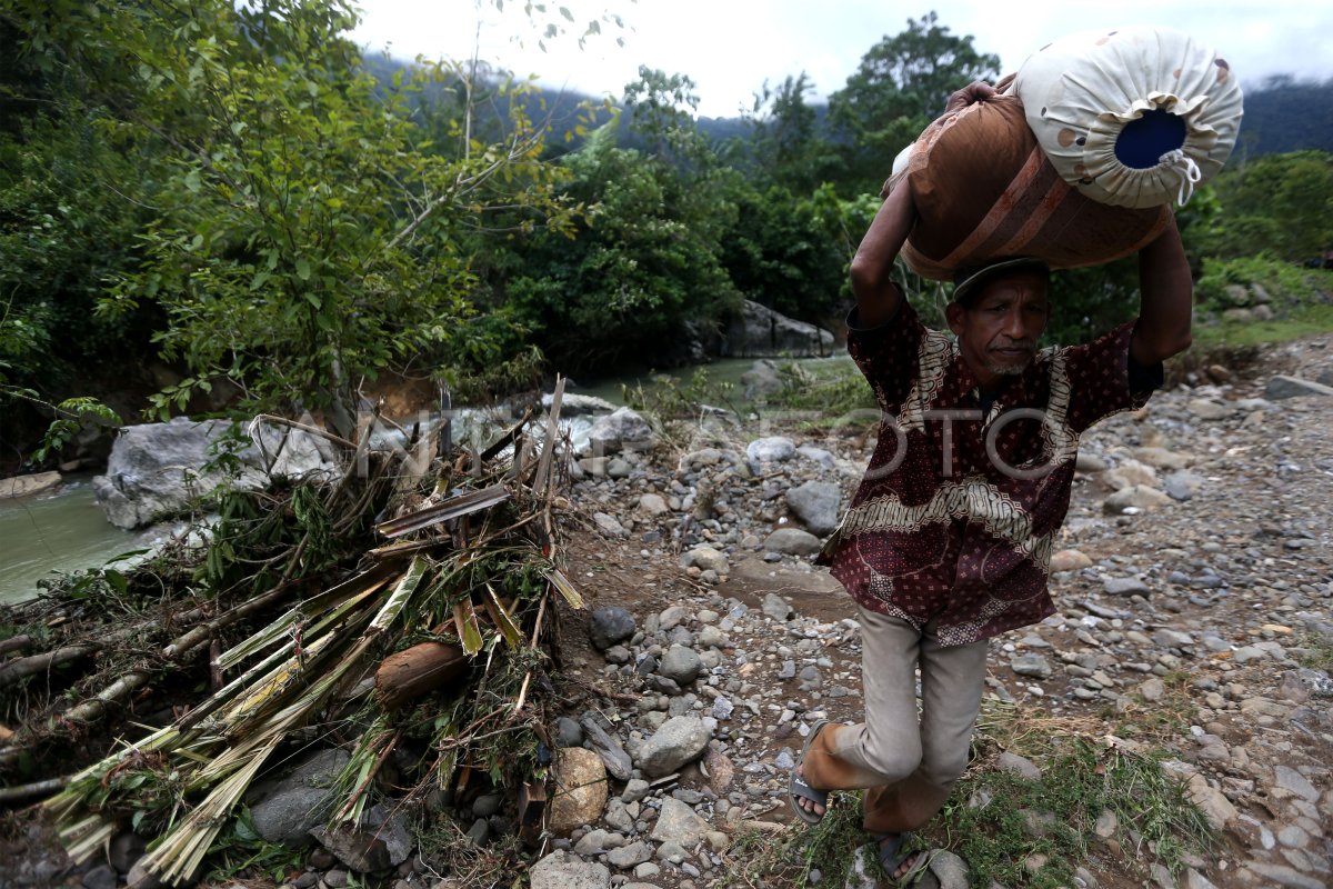 Dampak Banjir Bandang Aceh Besar Antara Foto