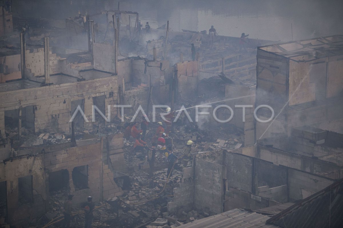 Kebakaran Perkampungan Teluk Gong Jakarta Antara Foto