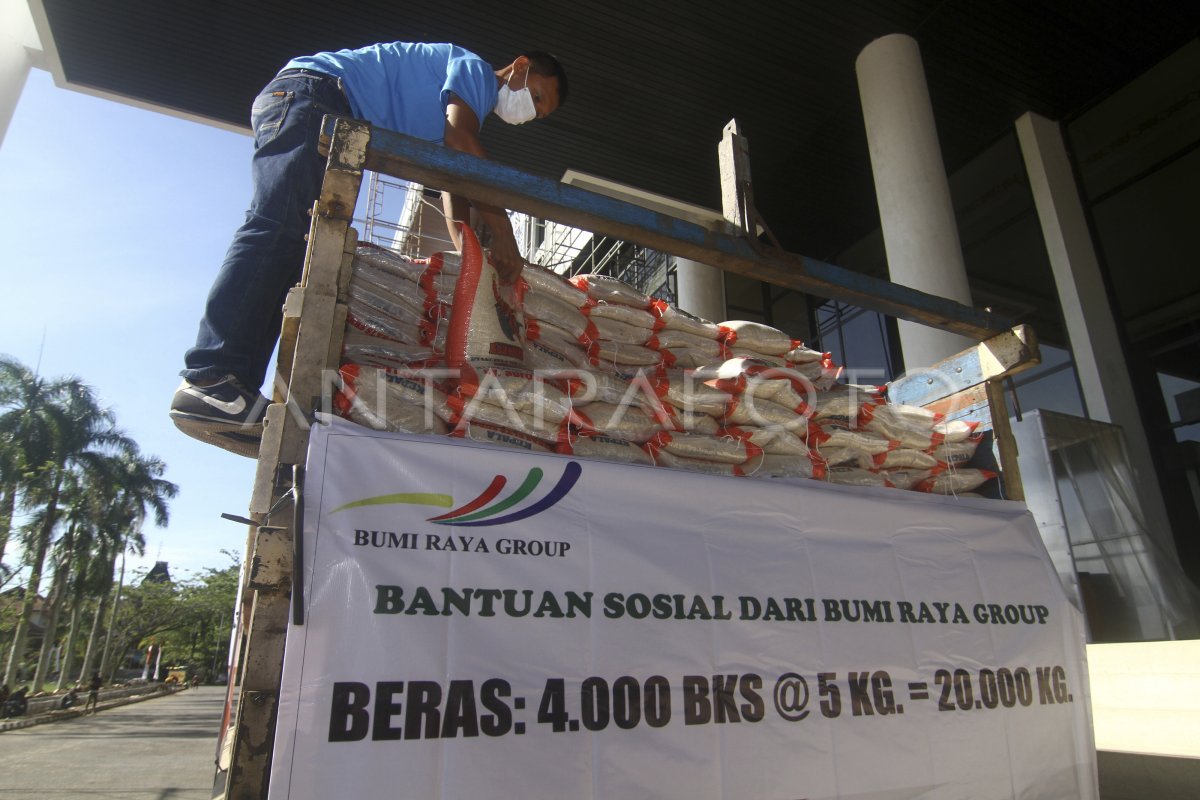 KALBAR TERIMA BANTUAN 20 TON BERAS ANTARA Foto