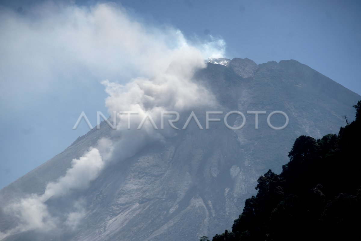 Aktivitas Gunung Merapi Antara Foto