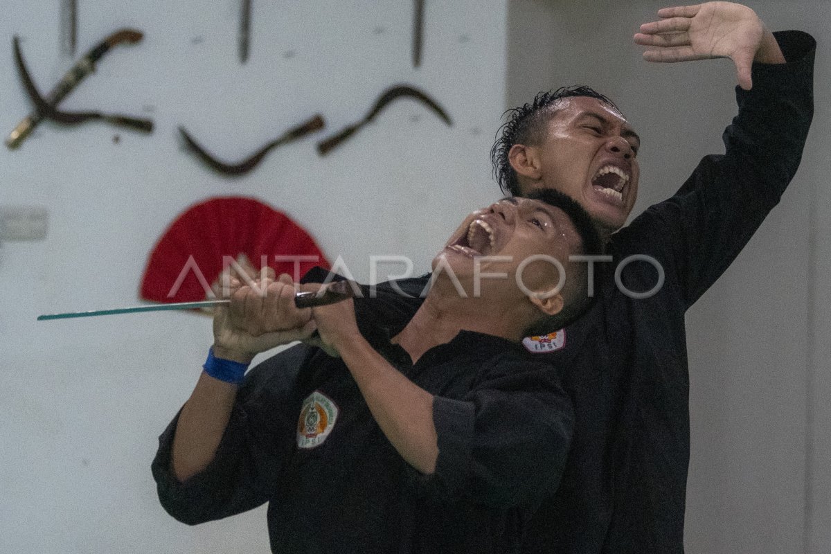 LATIHAN ATLET PENCAK SILAT SUMATERA SELATAN ANTARA Foto