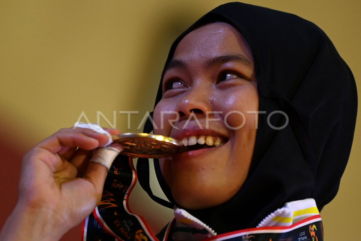 Judoka Putri Papua Raih Medali Emas Judo Pon Antara Foto