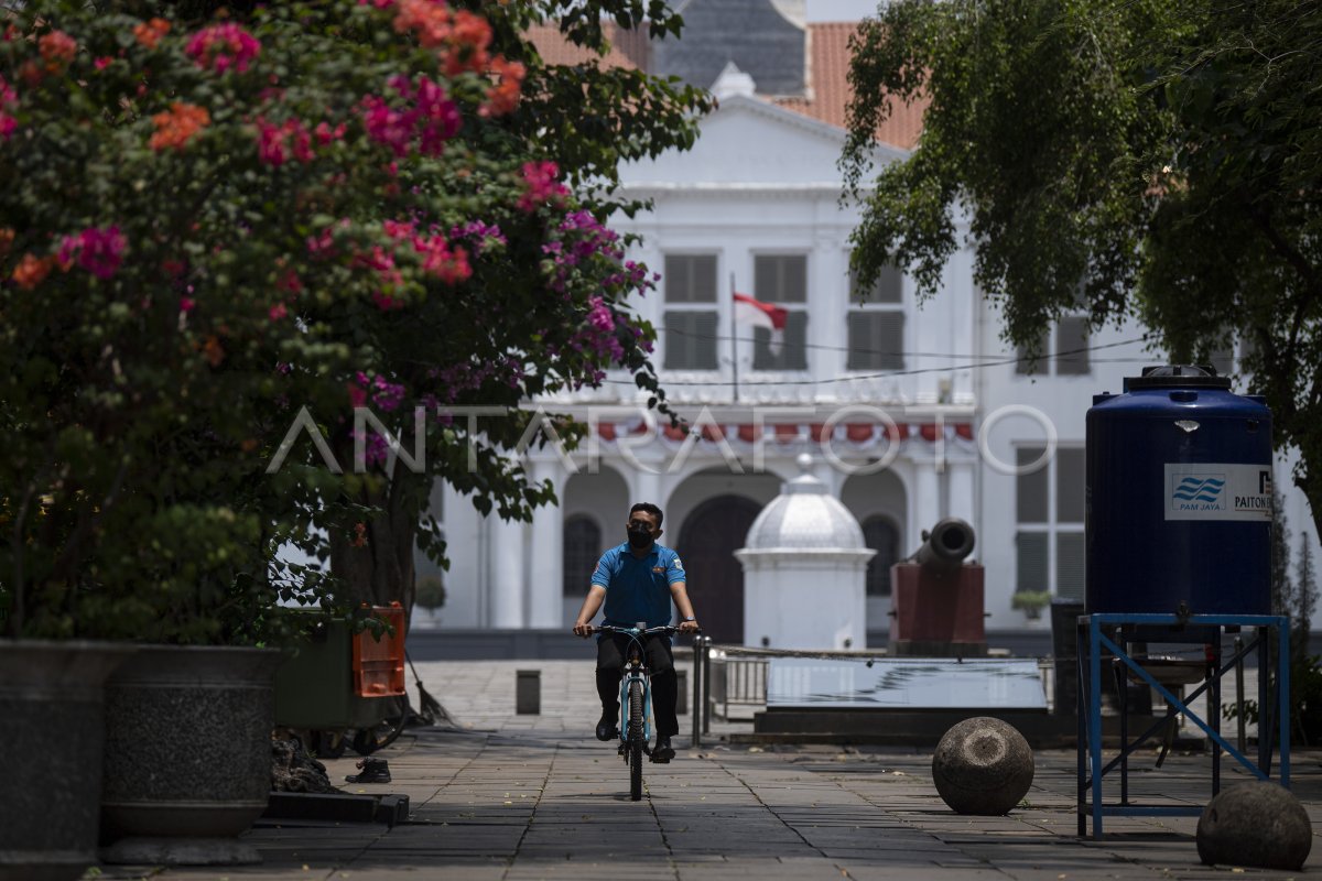 Kawasan Wisata Kota Tua Jakarta Masih Ditutup Antara Foto