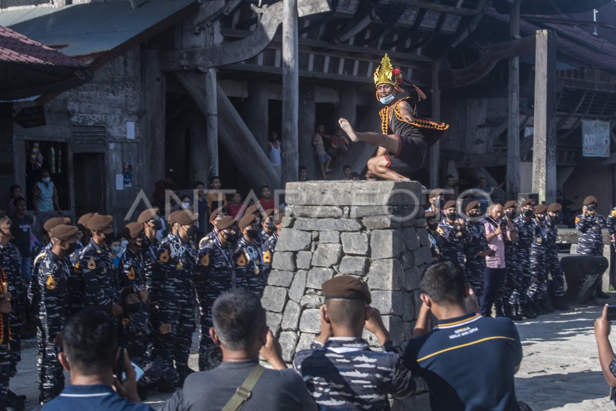 Wisata Di Desa Bawomataluo Antara Foto