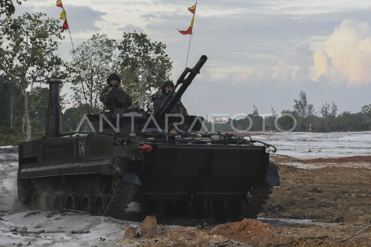 Latihan Pendaratan Operasi Amfibi Tni Al Antara Foto