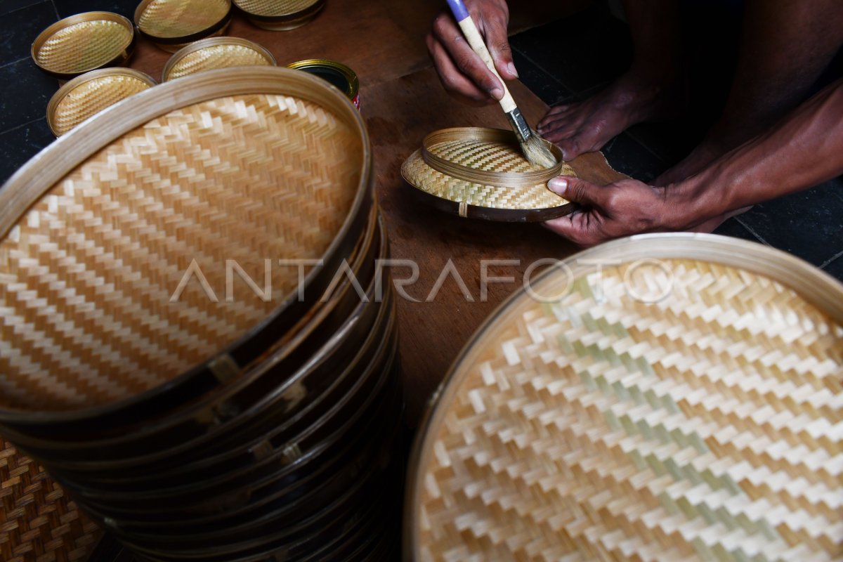 KERAJINAN BERBAHAN BAMBU DI MAGETAN ANTARA Foto