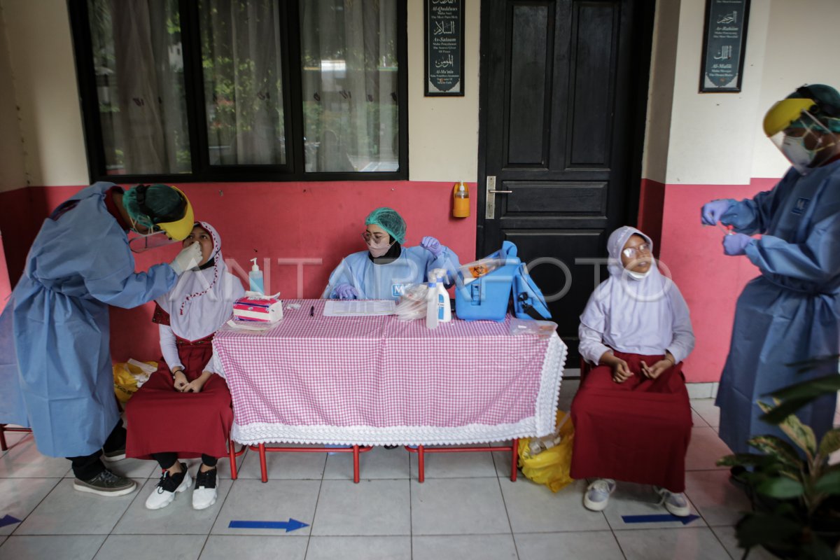 TES USAP PCR SISWA SEKOLAH ANTARA Foto