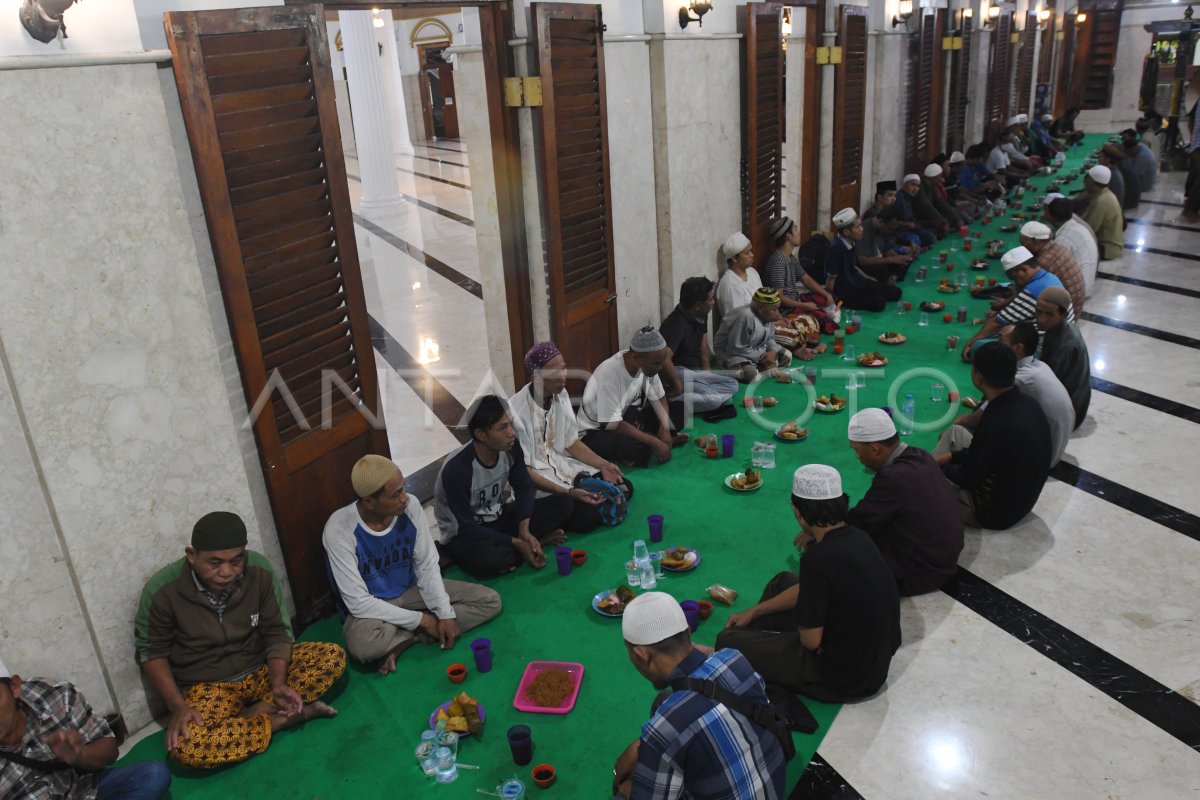 RAMADHAN DI MASJID PEKOJAN JAKARTA ANTARA Foto