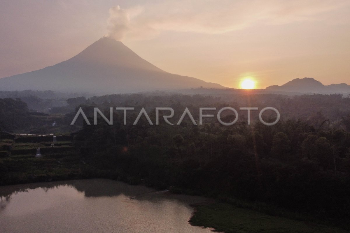 AKTIVITAS GUNUNG MERAPI ANTARA Foto